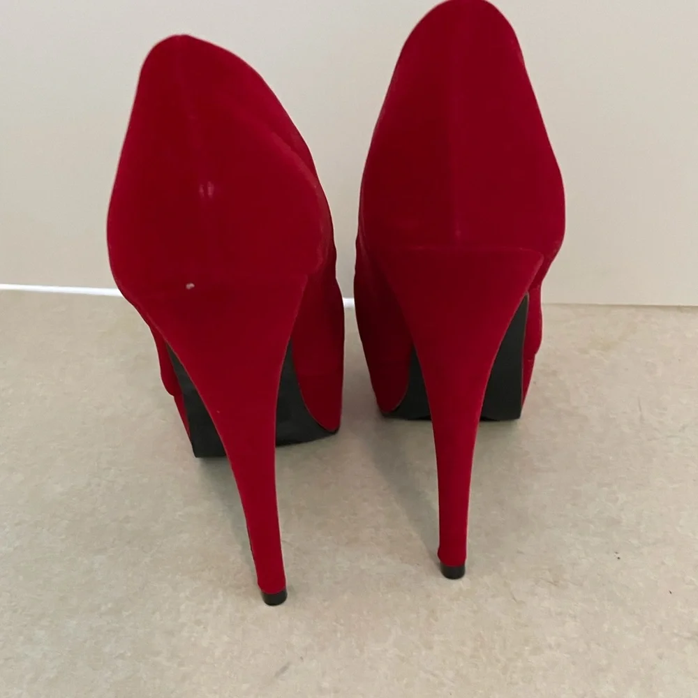 Qupid velvet platform stilettos Valentines ❤️🔥 - Picture 2 of 8